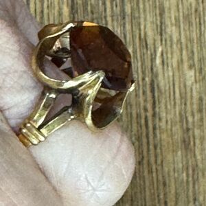 Elegant Gold and Brown Gemstone Ring